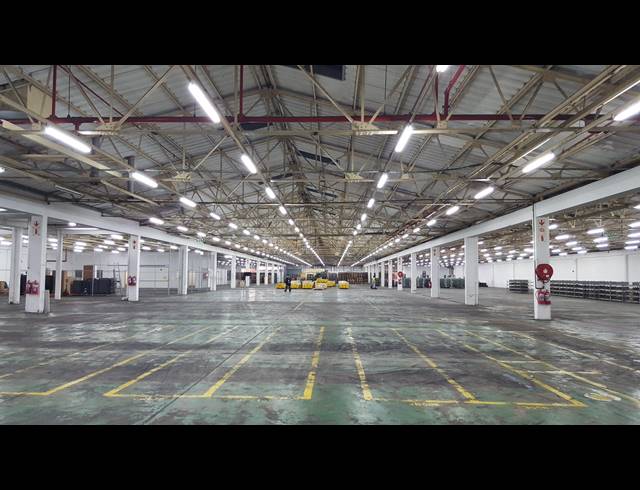 8,457M² WAREHOUSE RENTED IN BELLVILLE CENTRAL